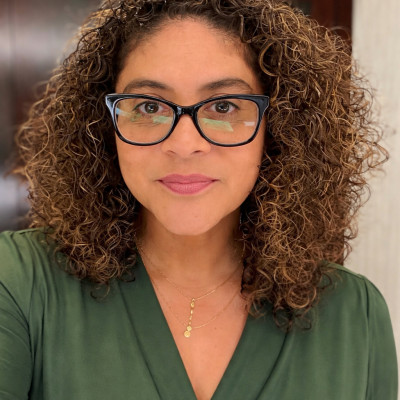 headshot Maria DoVale